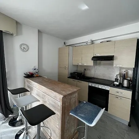 Casa Filipinas Apartman *